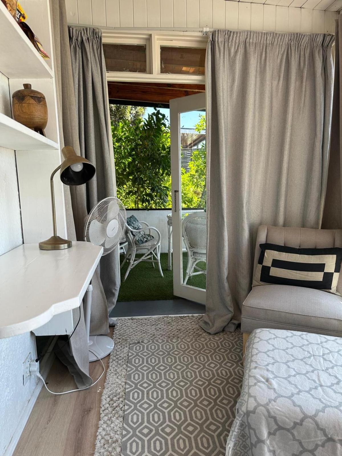 Independent Quaint Flat, Close To Beach Kapsztad Zewnętrze zdjęcie
